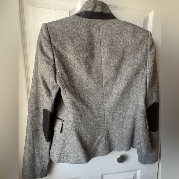 Alice + Olivia grey tweed blazer with black leather trims Size 4 - Picture 2 of 6